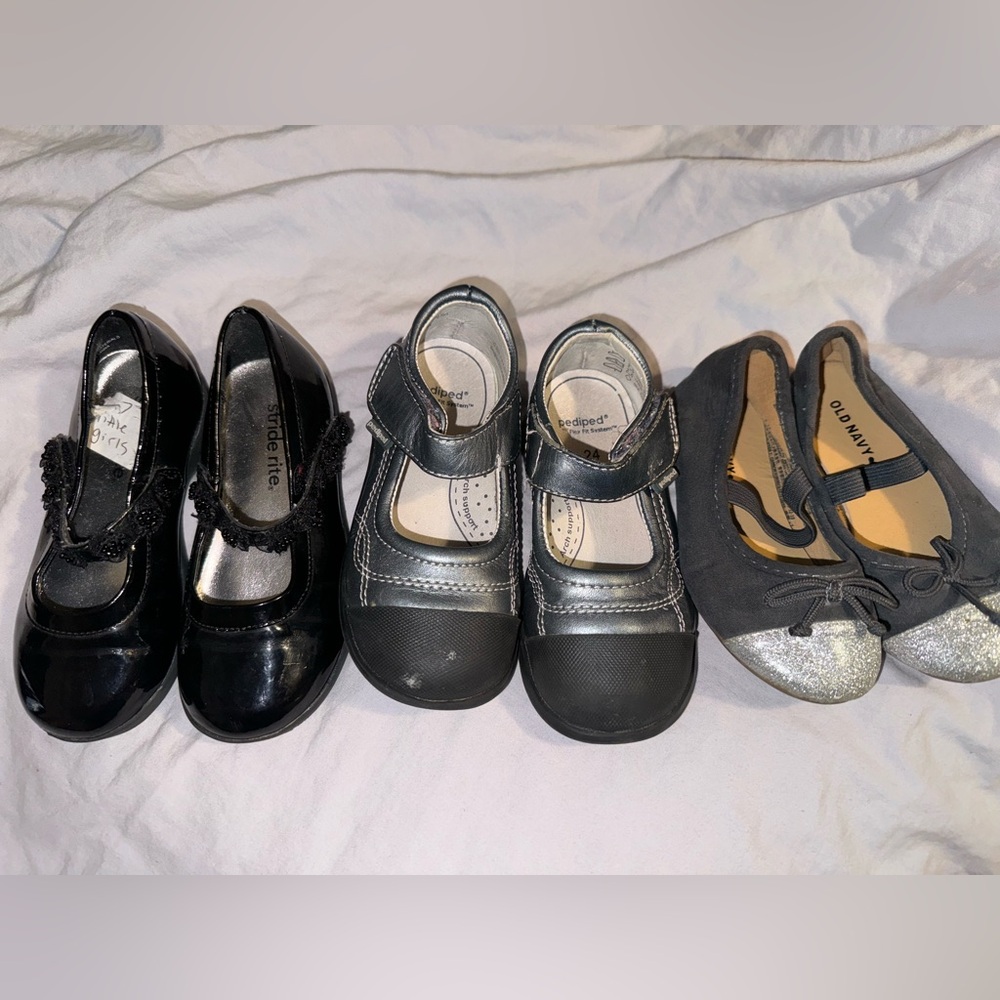 3 pairs of toddler shoes size 7t